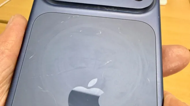 iPhone 17 Çizik Krizi! Apple Store'lar Yenileniyor! Şok Detaylar!