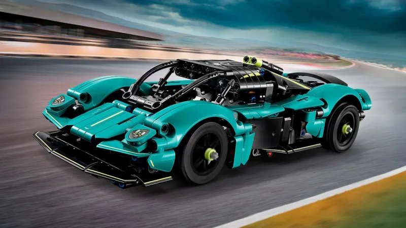 Aston Martin Valkyrie, LEGO dünyasına adım atıyor