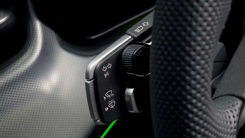 Audi, silecek kolunu ve sinyal kolunu birleştiriyor