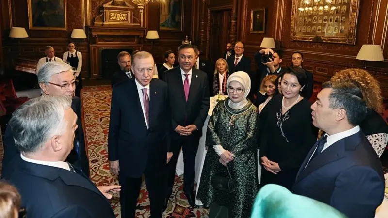Başkan Erdoğan'dan Macaristan'da diplomasi trafiği! Başbakan Orban ile kültürel programa katıldı
