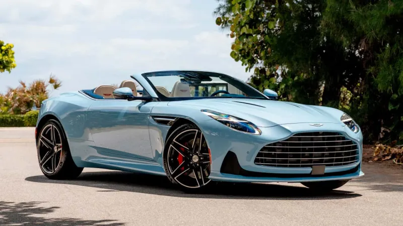 Bu özel Aston Martin DB12, güzelliğini Florida'ya borçlu