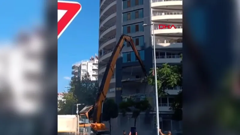 Diyarbakır'da Deprem Yıkımı! O Anlar Kamerada