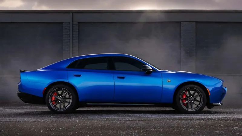 Dodge Charger, sedan gövdesiyle satışa sunuldu!