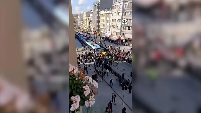 İstanbul'da Tramvay Kazası! T1 Hattı Alarm Veriyor!