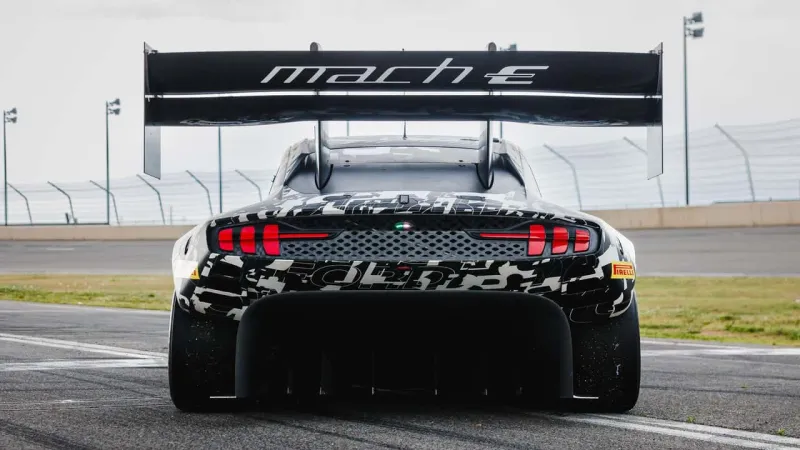 Ford, Pikes Peak'e şahane bir Mustang Mach-E ile katılıyor