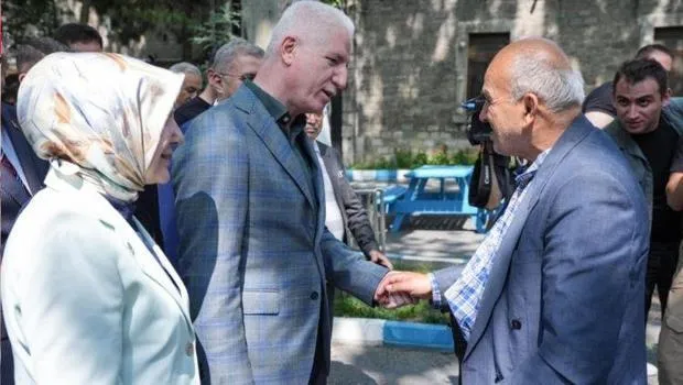 Vali Gül'den Darülaceze Ziyareti: Bayramda Duygu Dolu Anlar!