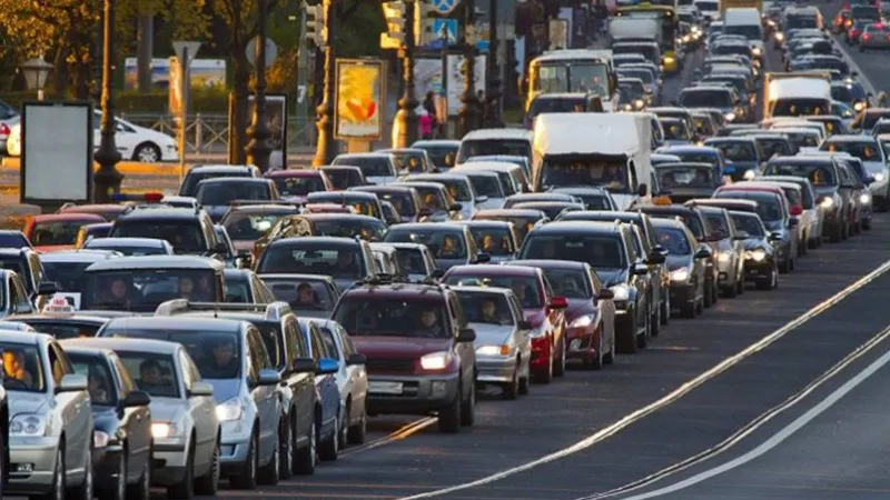  İstanbullular geçen yıl trafikte 105 saat kaybetti!