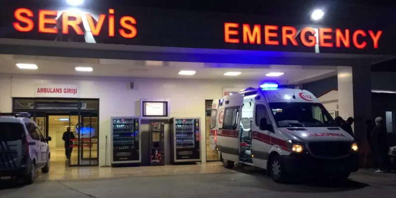 Motosikletler kafa kafaya çarpıştı: : 18 yaşındaki genç hayatını kaybetti
