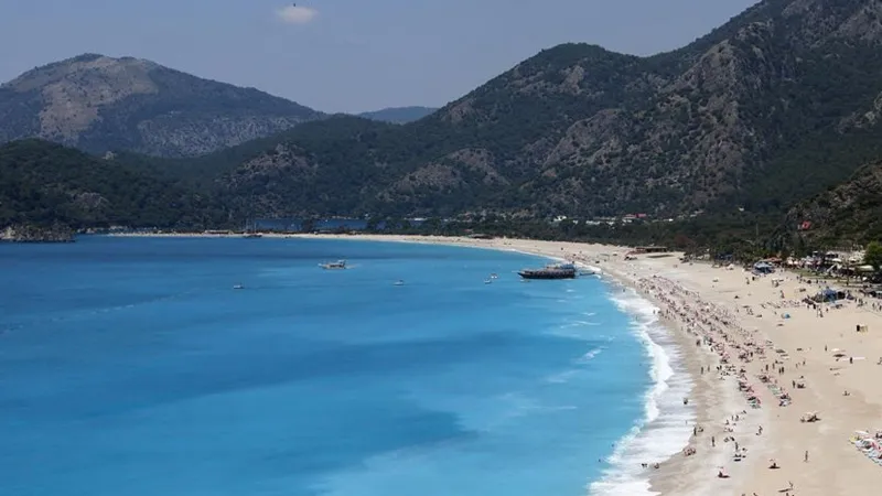 Muğla'da Deniz Keyfi: Fethiye'de Su Sıcaklığı Rekor Kırıyor!