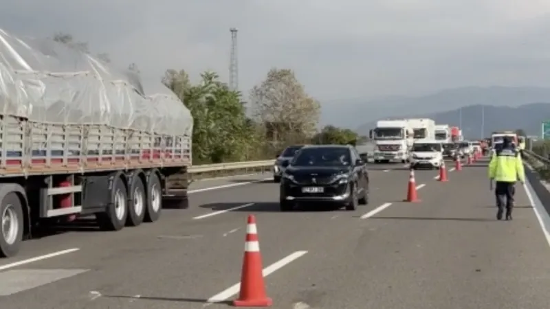 Anadolu Otoyolu'nda Feci Kaza! 3 Yaralı, Detaylar Şoke Etti!