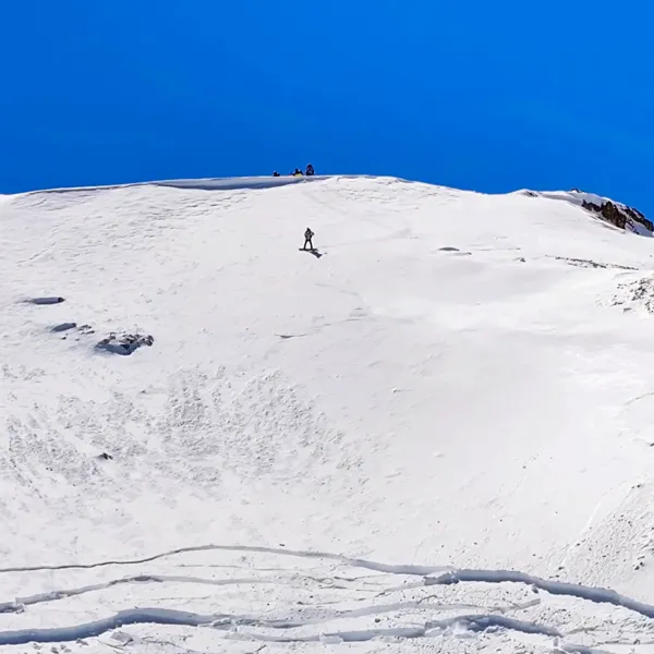 Artos Dağı'nda Çığ Tehlikesi! Snowboardcu Ölümden Döndü