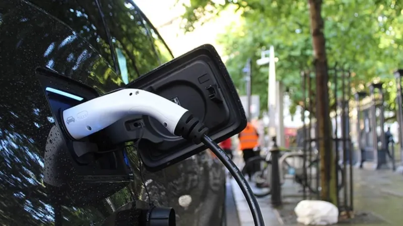 Elektrikli araç şarj istasyonları 2025'te 5 bin 500'e ulaşacak