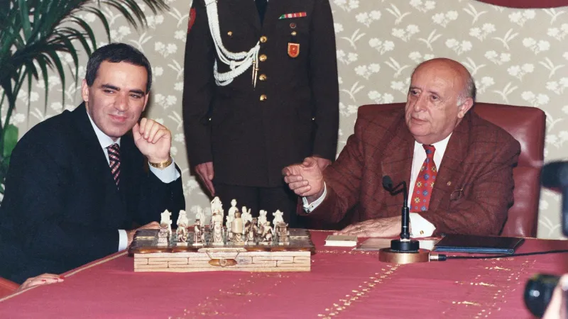 Garry Kasparov: Yapay Zekâ İnsan Zekâsının Yerini Tutamaz