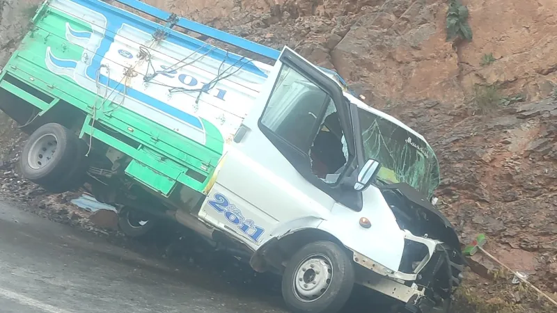 Hakkari'de Kamyonet Faciası: Sürücü Hayatını Kaybetti!