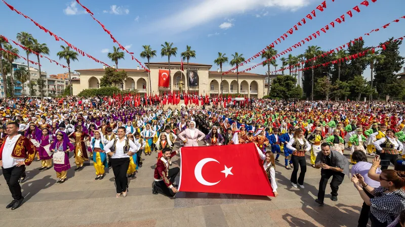 Mersin'de 23 Nisan Şöleni: Çocuklardan Unutulmaz Gösteriler!