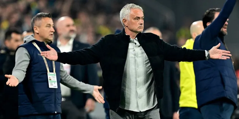 Mourinho'dan Şok Karar! Fenerbahçe'de 6 Değişiklik Birden!