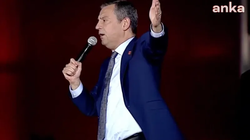 Özgür Özel Saraçhane'de Tarihi Konuşma: "İstanbul'da Tarih Yazılacak"