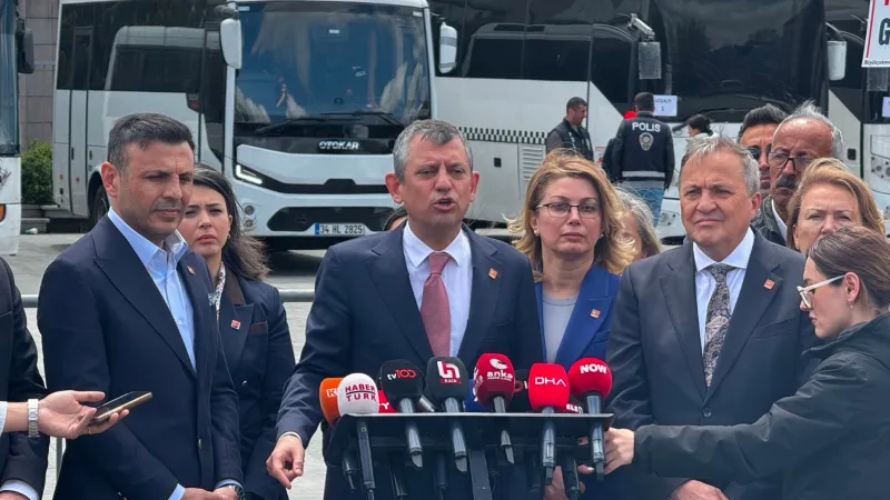 Özgür Özel'den Özdağ'a Sert Sözler: Haddini Bilecek!