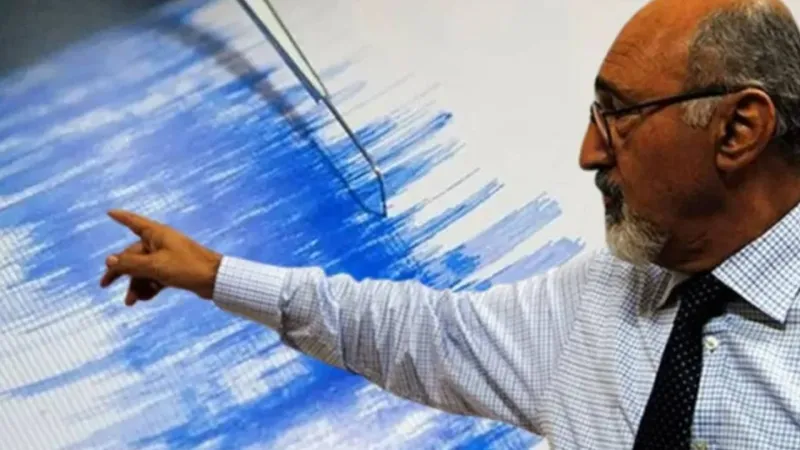 Akdeniz'de Deprem! Profesörden Korkutan Ege Uyarısı