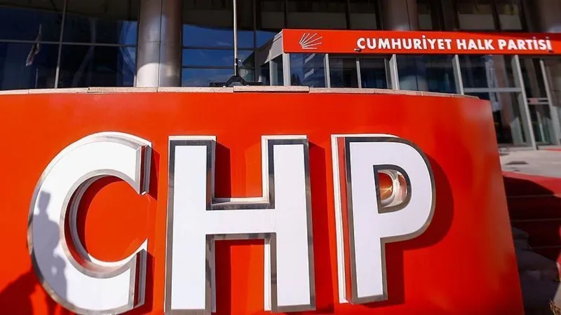 CHP Olağanüstü Kurultay Kararı: Özgür Özel'den Kritik Açıklama