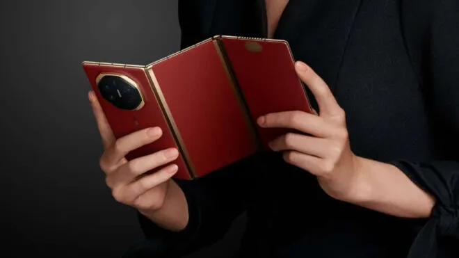 Huawei Mate XT Rekoru Kırdı! Katlanabilir Telefon Satışları Coştu