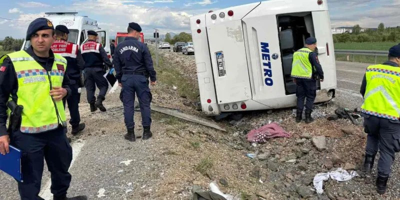 Konya'da Otobüs Kazası! Yağmur Felaketi 14 Yaralı