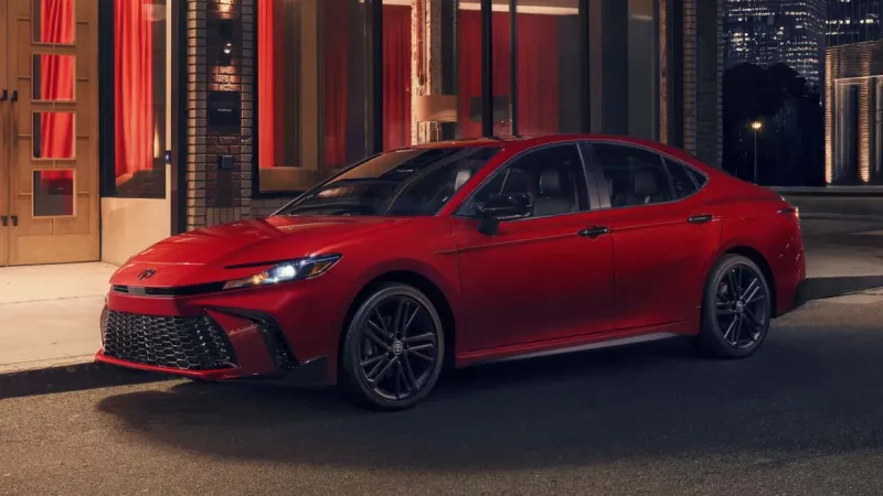 Yeni Toyota Camry Nightshade: Gecenin Gölgesi Mi?