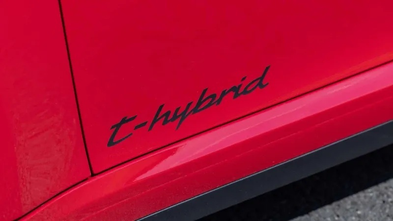 Porsche, hibrit modellere odaklanacak