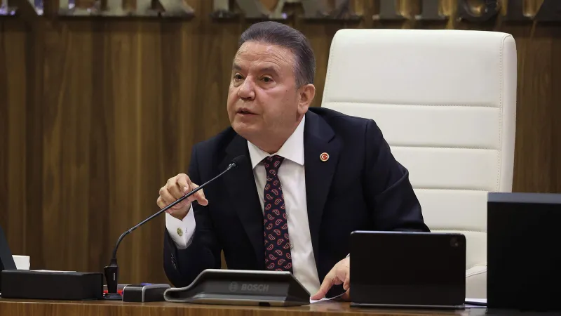 Sağlık problemleri olan Antalya Büyükşehir Belediye Başkanı Muhittin Böcek'in tutukluluğuna yapılan itiraz reddedildi