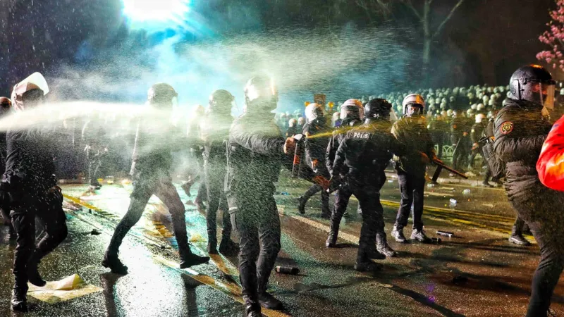 Saraçhane Mitinginde Şok Karar! Avukata Müdahale Eden Polislere Ne Oldu?