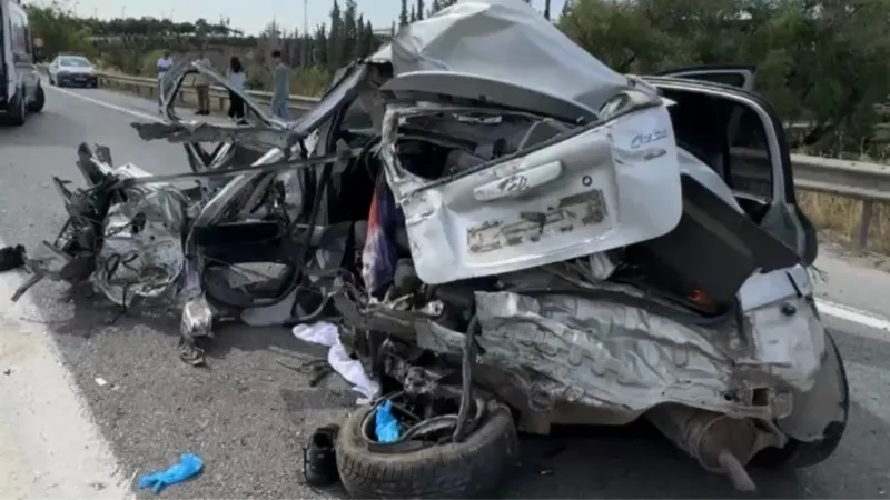 TEM'de Feci Kaza: Otobüs Otomobile Çarptı! Yaralılar Var!